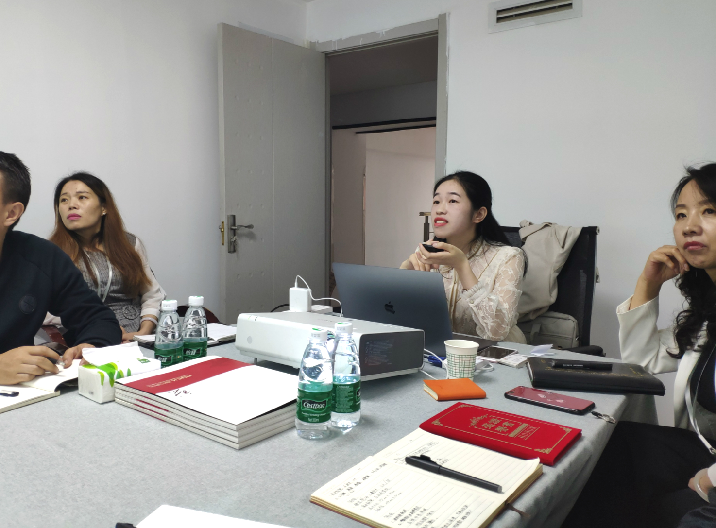 磐石品牌举办“赋能员工 合作共赢—商务礼仪”培训活动