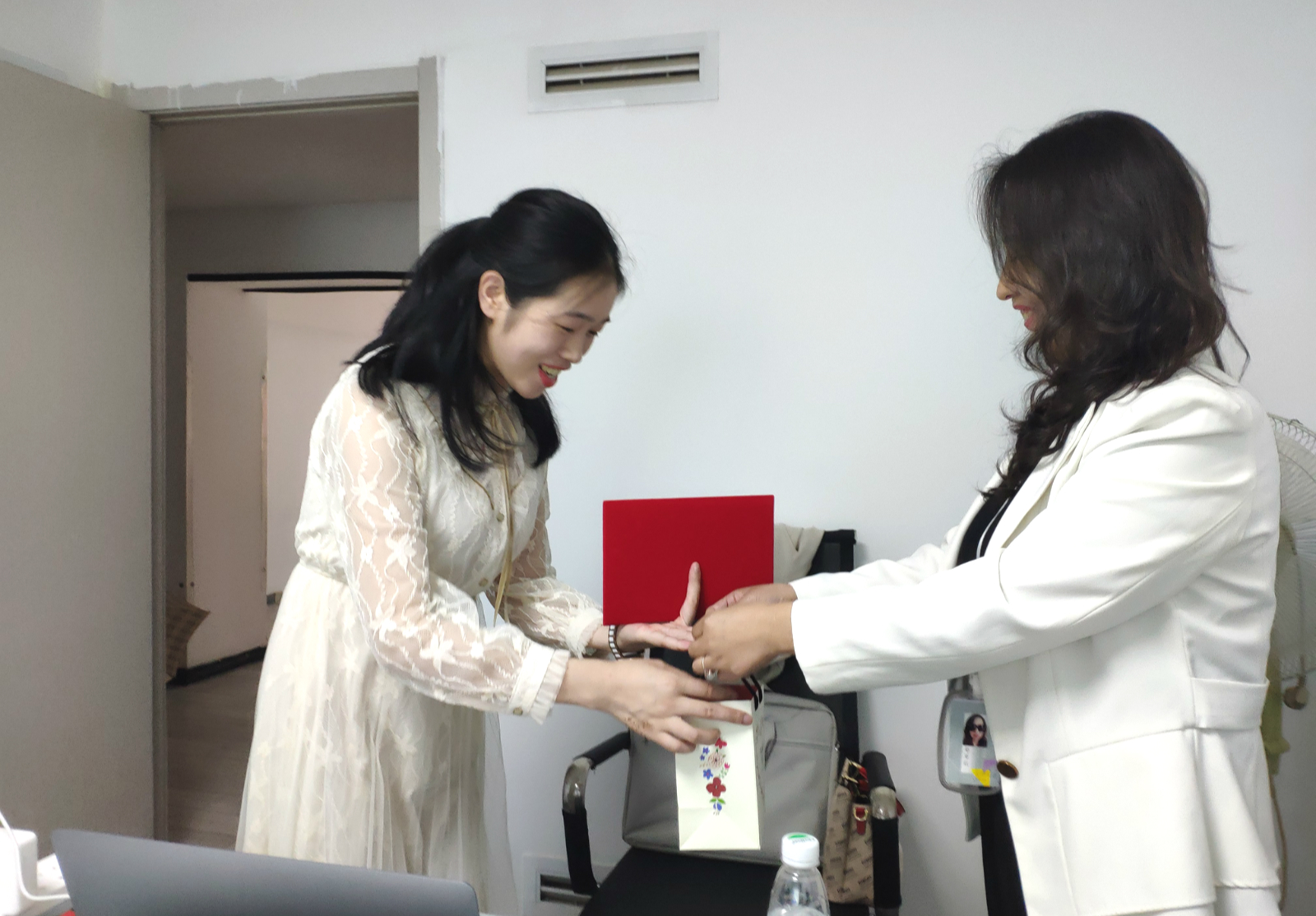 磐石品牌举办“赋能员工 合作共赢—商务礼仪”培训活动